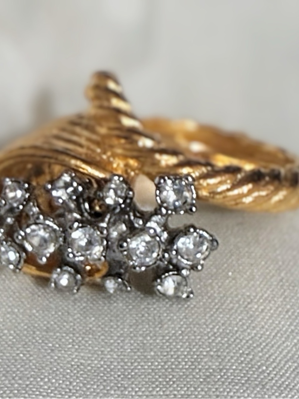 Vintage 1960s Cornucopia Cocktail Ring, Gold tone ribbon wrap rhinestone cluster